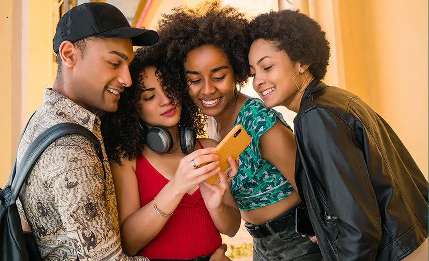 Arp friends having in the city