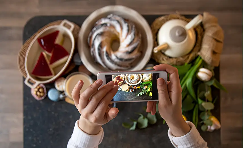 Arp friends having in the city